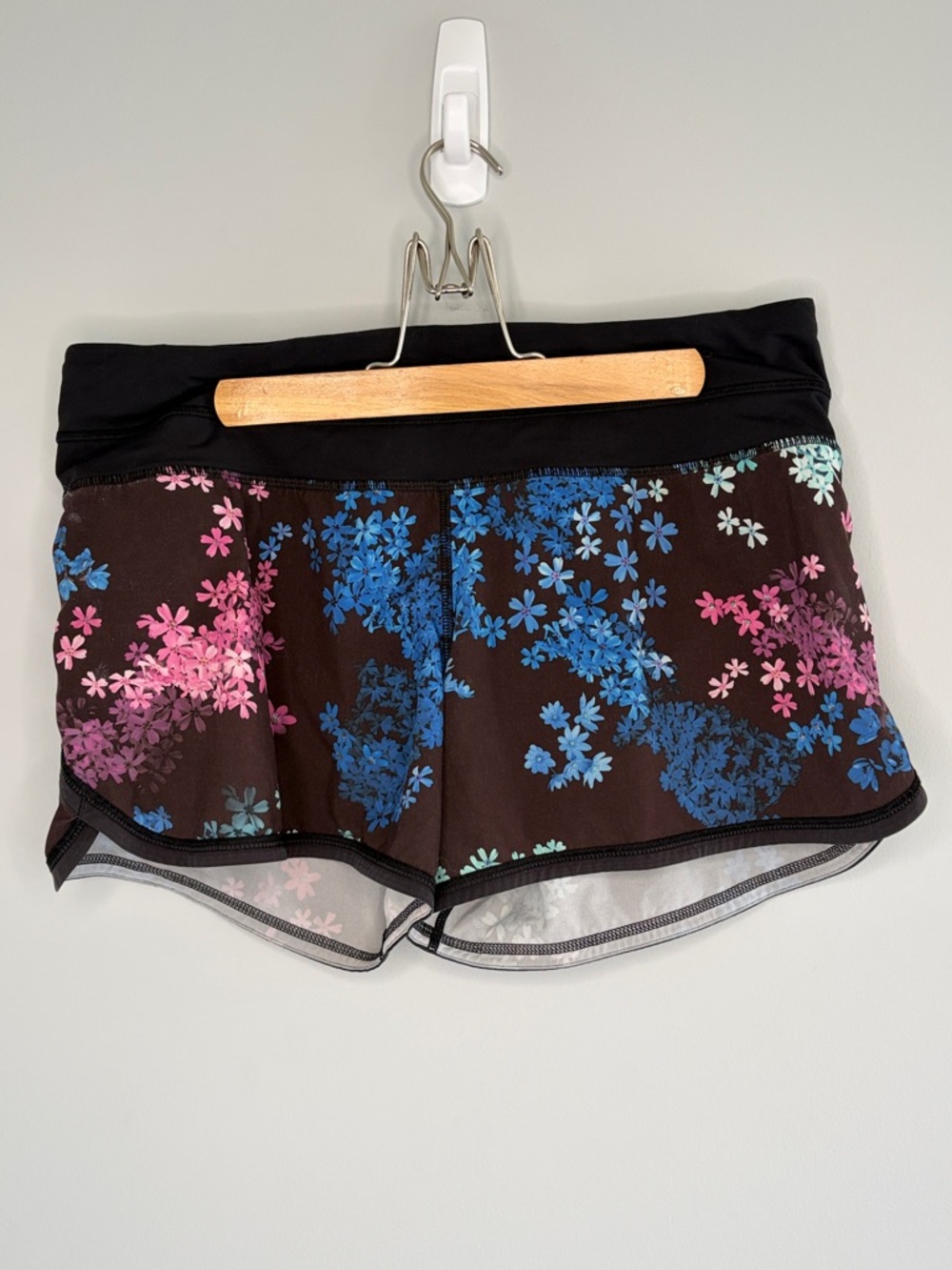 2 for $25 lululemon Groovy Short 4-way Stretch Petal Pop Multi/Black 8